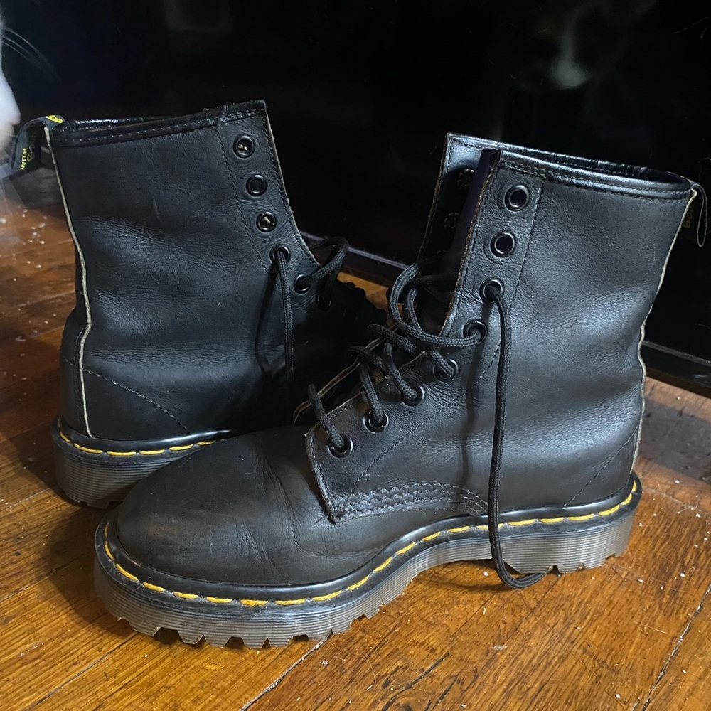 Dr Martens black leather boots made in England original -size 4 men/size 6 women